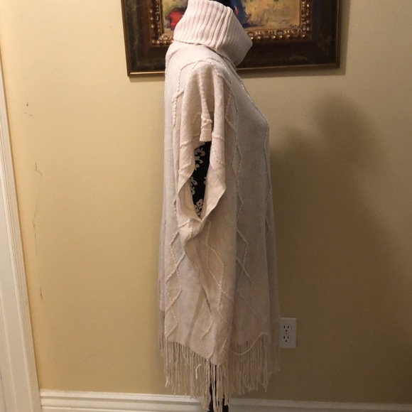 🐢Time and Tru Pullover Fringed Cable Knit turtle neck poncho sweater - Picture 2 of 13